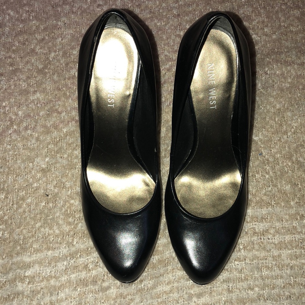 Black patent Nine West heels